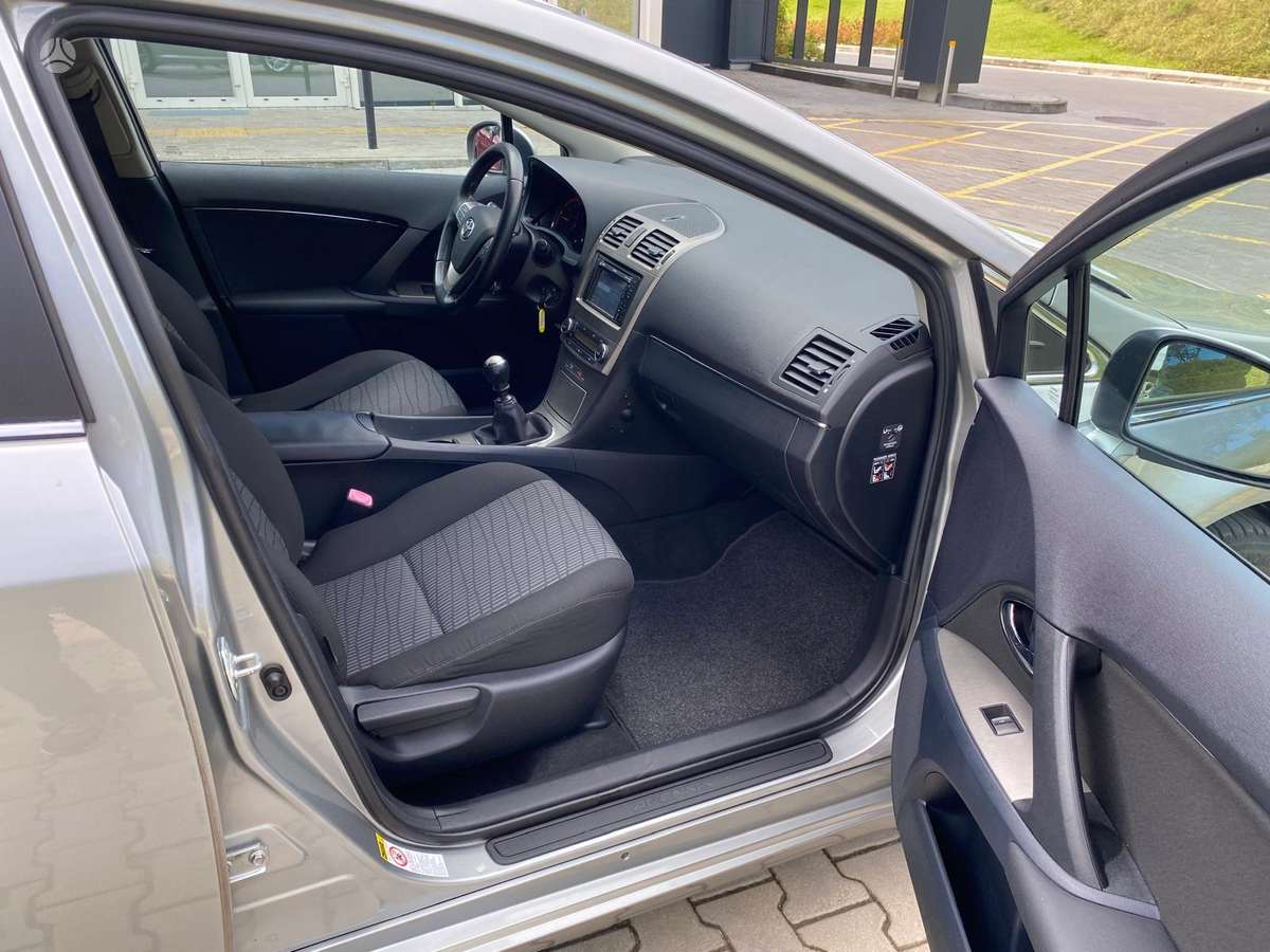 Toyota Avensis, 1.8 l., Универсал
