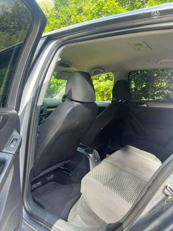 Volkswagen Golf - 8