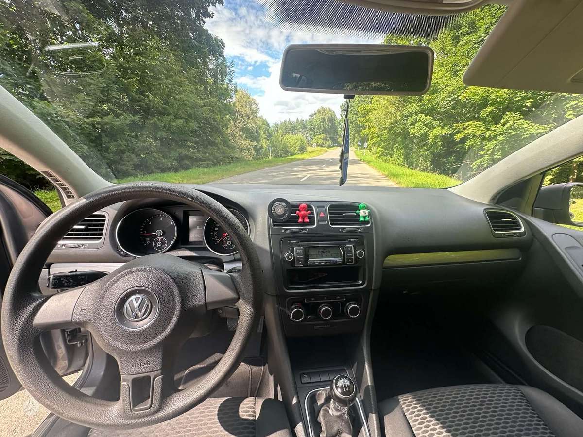 Volkswagen Golf - 9