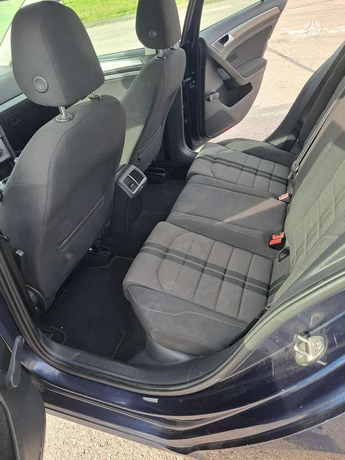 Volkswagen Golf - 5