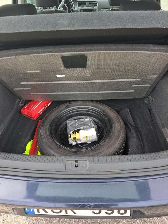 Volkswagen Golf - 6