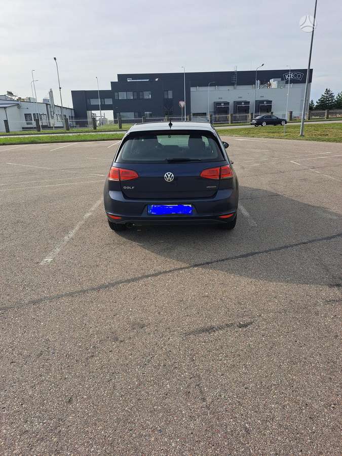 Volkswagen Golf - 10