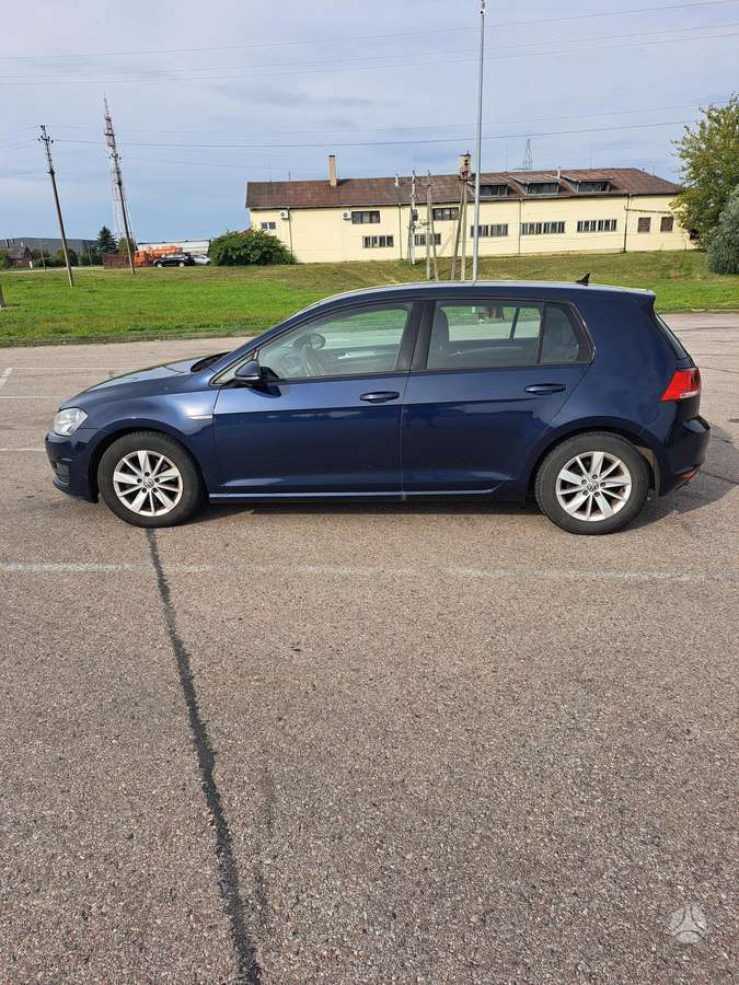 Volkswagen Golf - 8