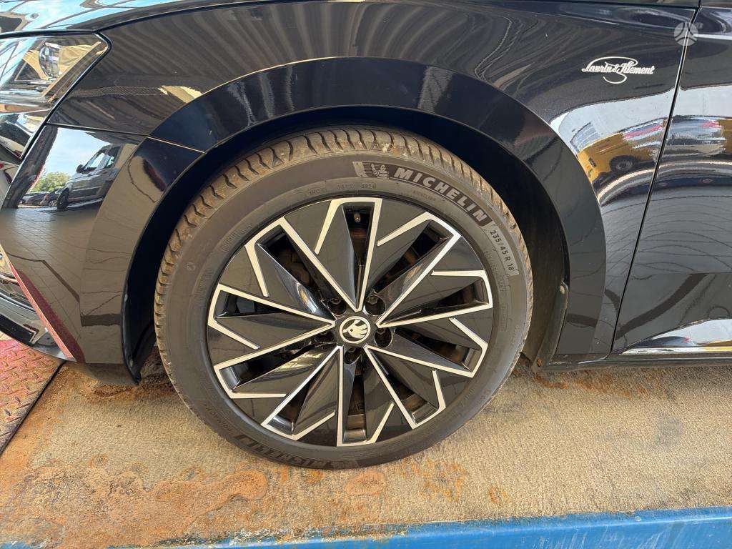 Škoda Superb - 11