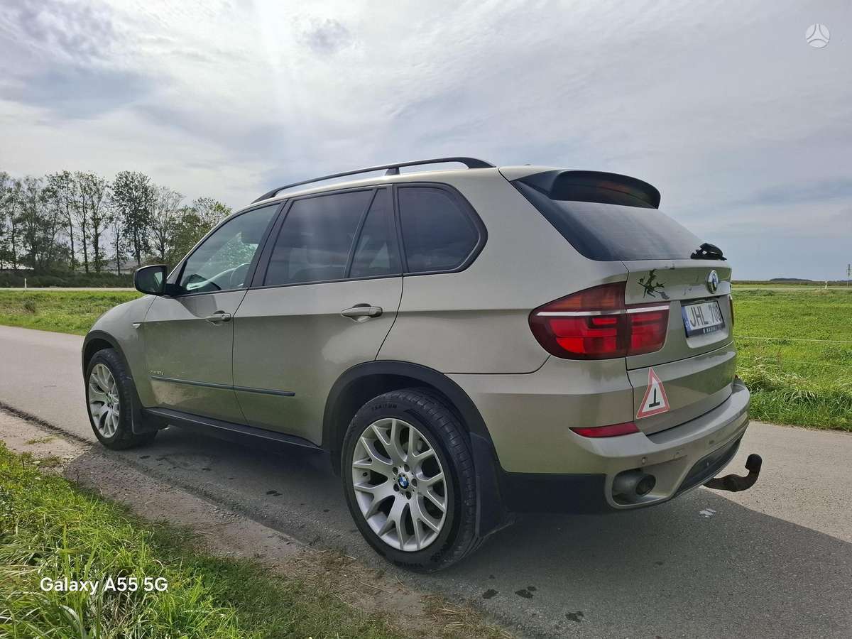 BMW X5, 3.0 l., hatchback