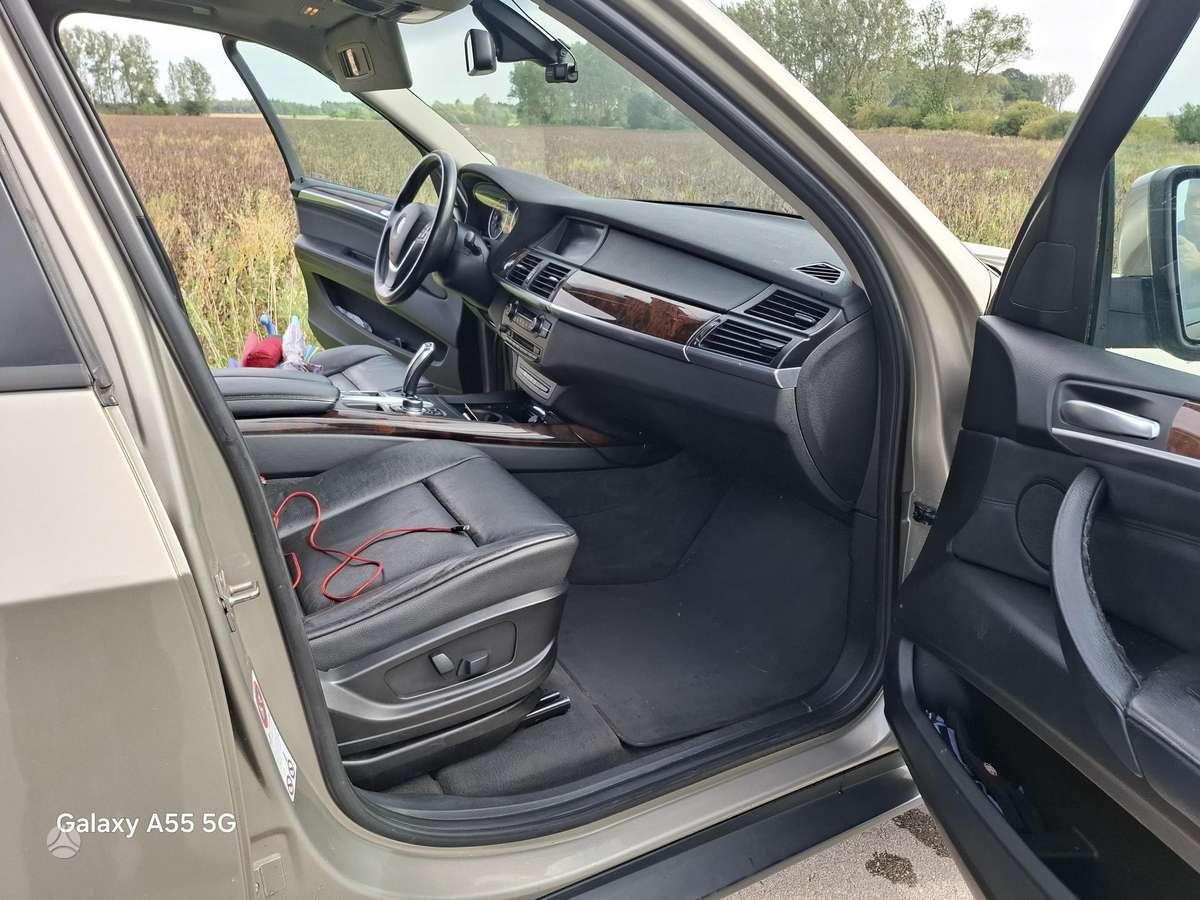 BMW X5, 3.0 l., hatchback