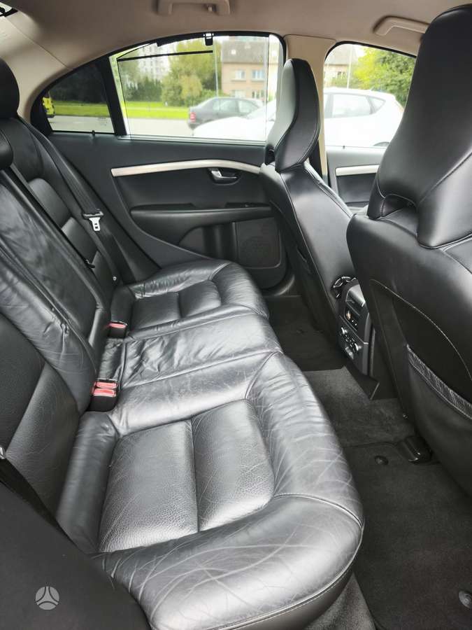 Volvo S80, 2.5 l., Седан
