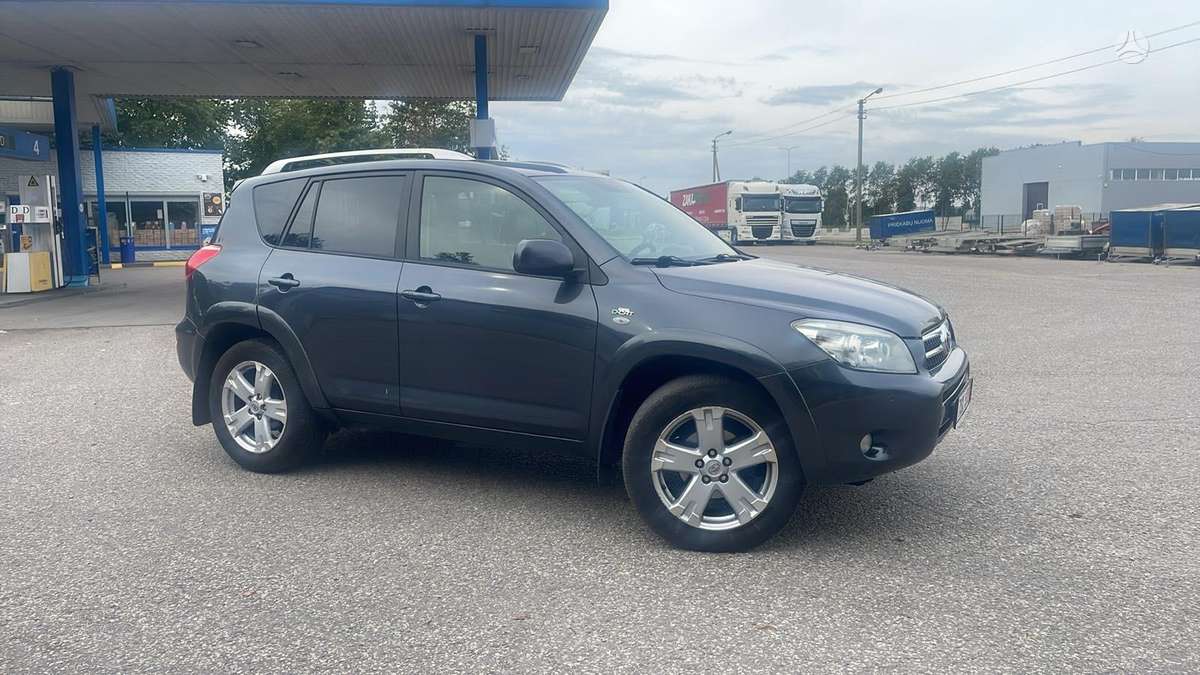 Toyota RAV4 - 3