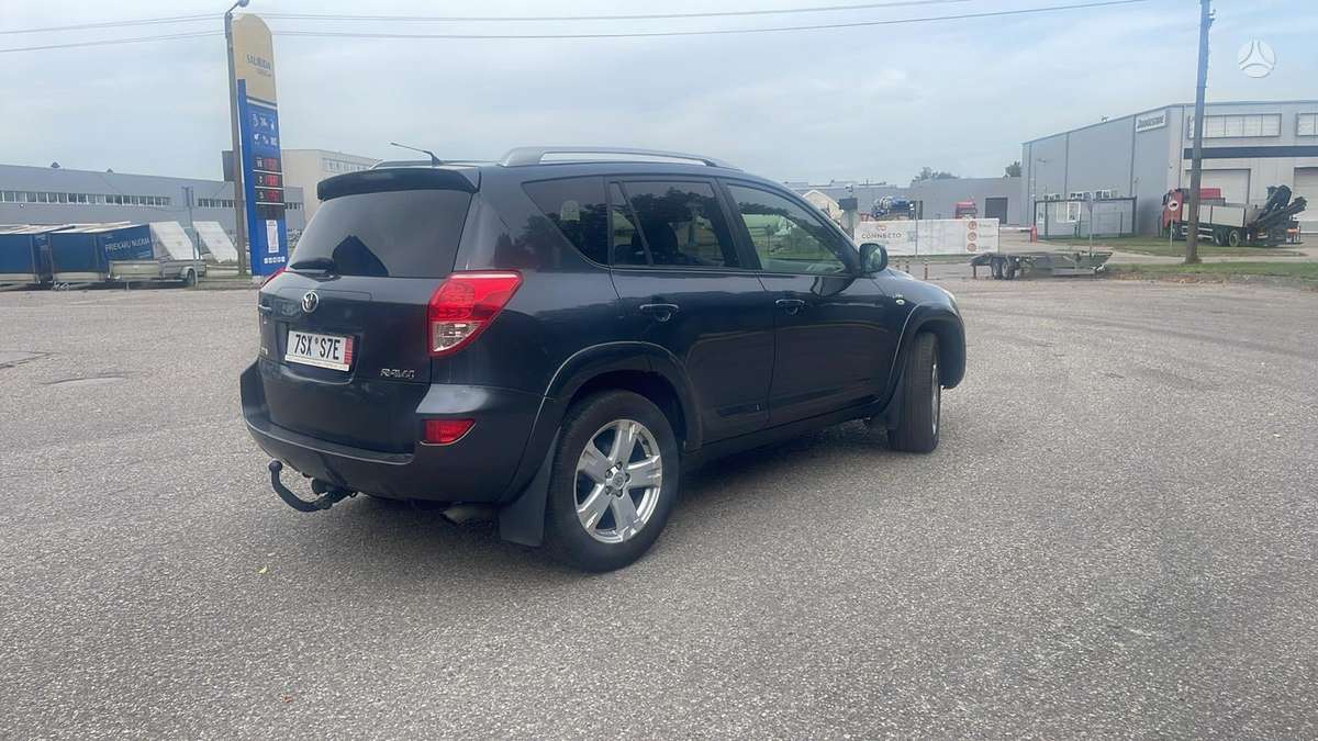 Toyota RAV4 - 5