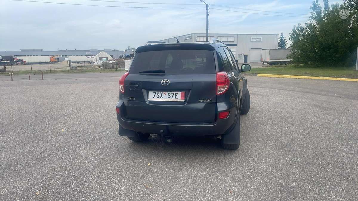 Toyota RAV4 - 7
