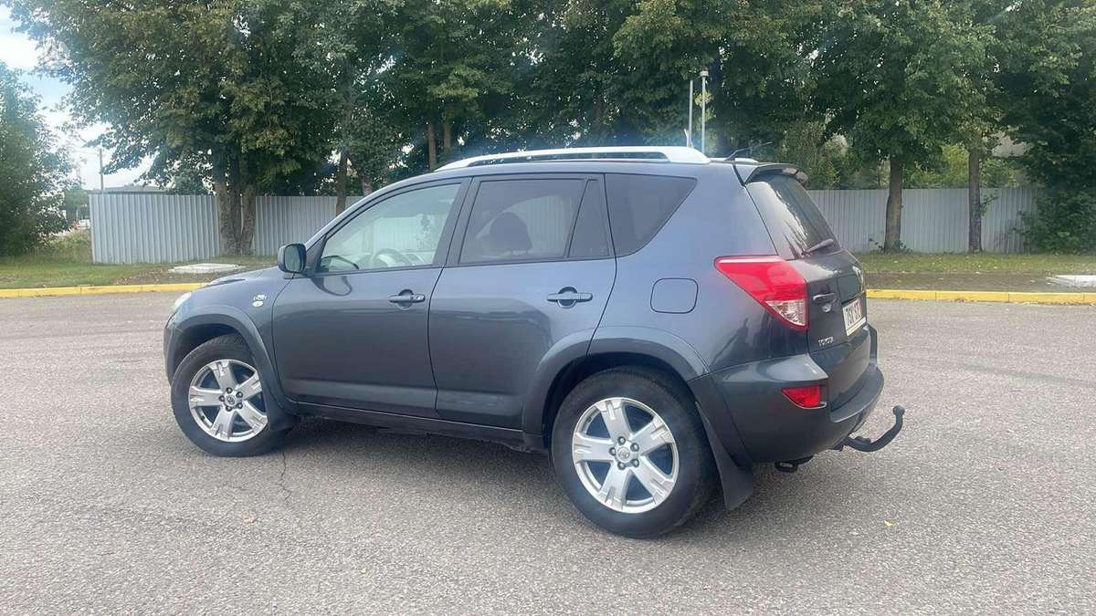 Toyota RAV4 - 9