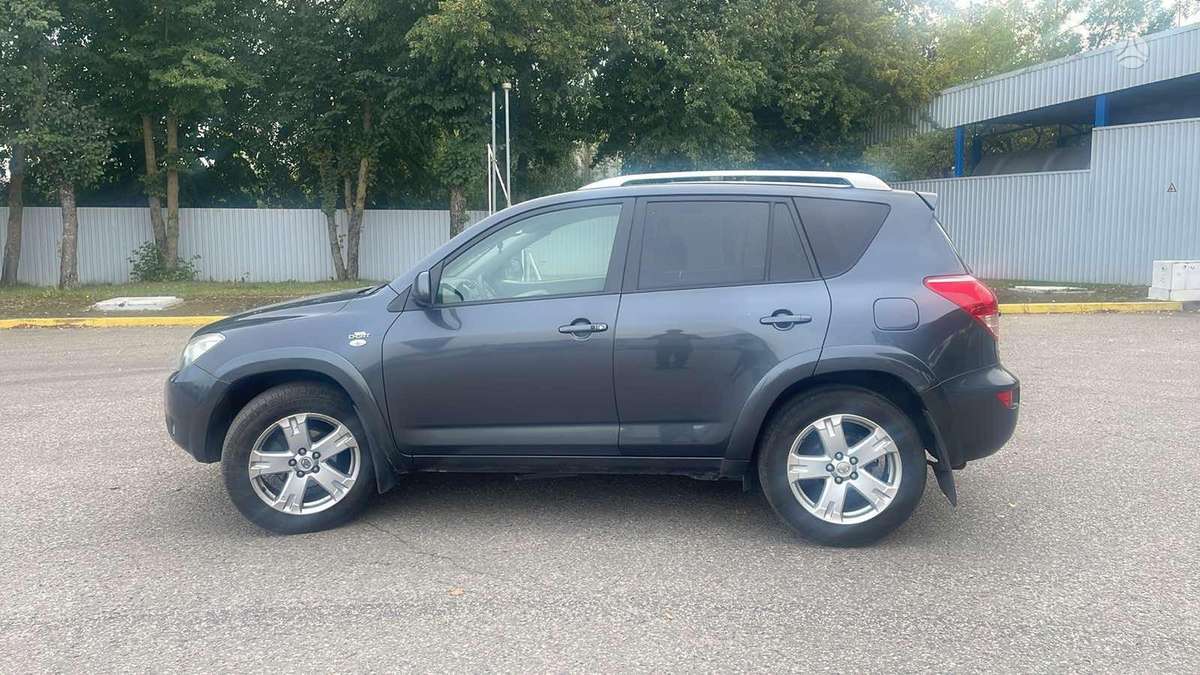 Toyota RAV4 - 10