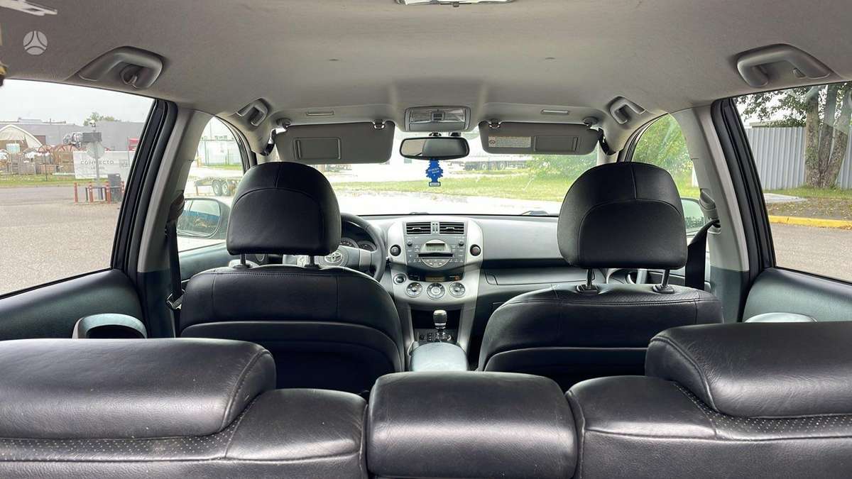 Toyota RAV4 - 12