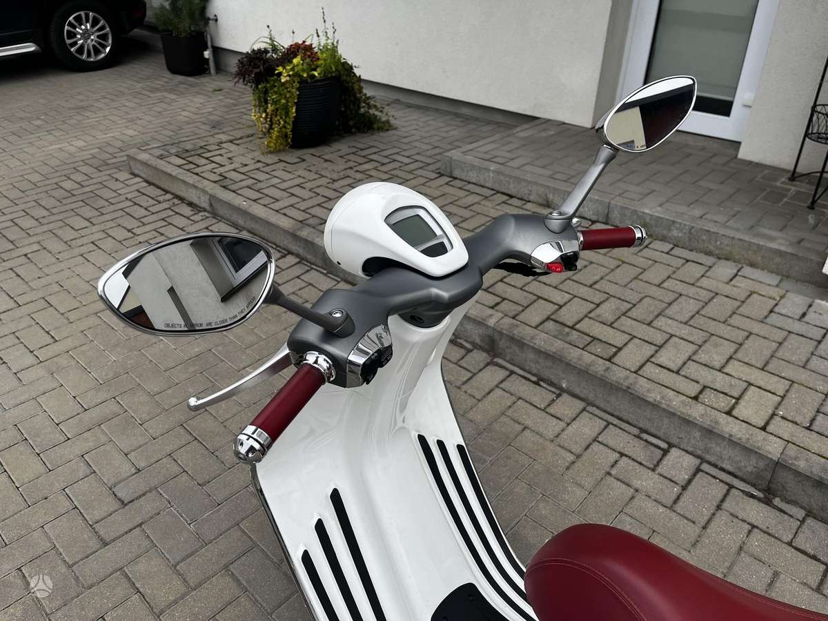 Piaggio Vespa 125cc, мотороллеры / мопеды