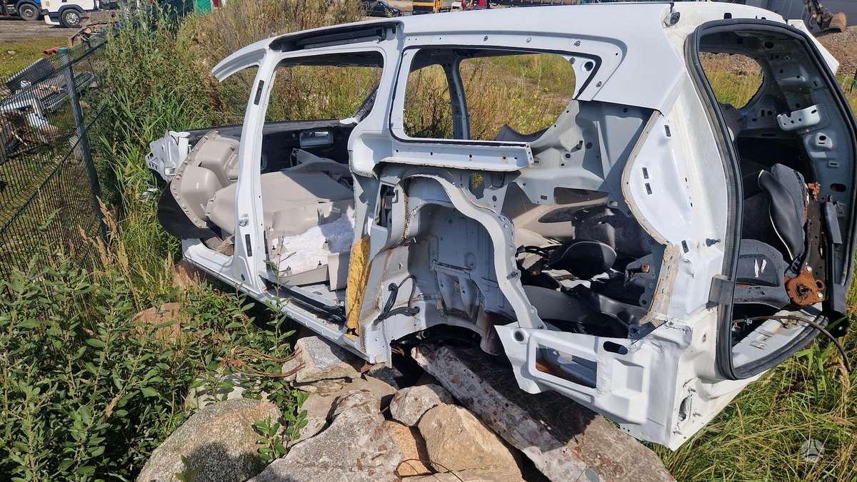 Chrysler Pacifica Galimas pjaustymas dalimim