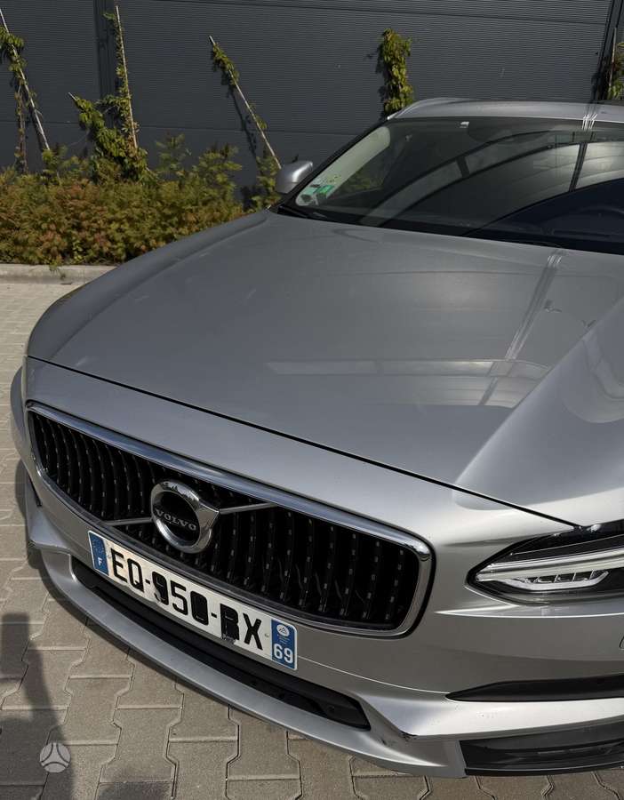 Volvo V90 Cross Country - 5