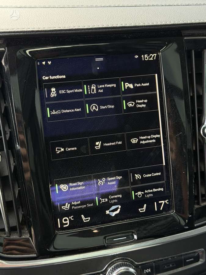 Volvo V90 Cross Country - 9