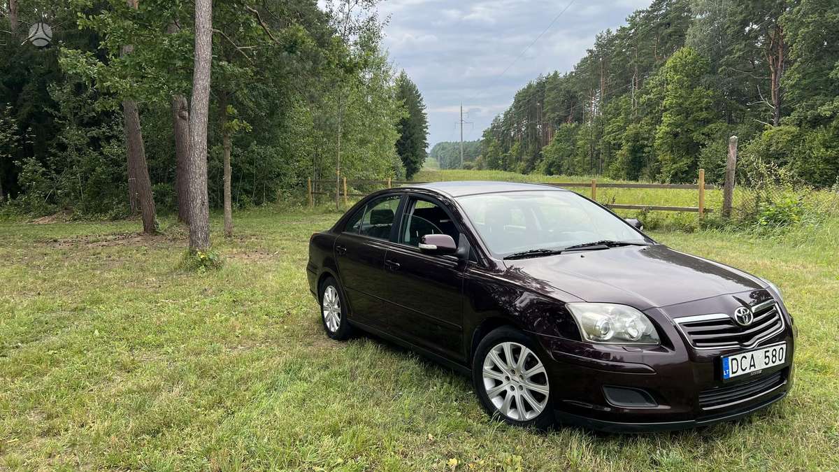 Toyota Avensis - 1