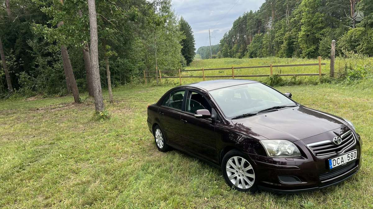 Toyota Avensis - 2