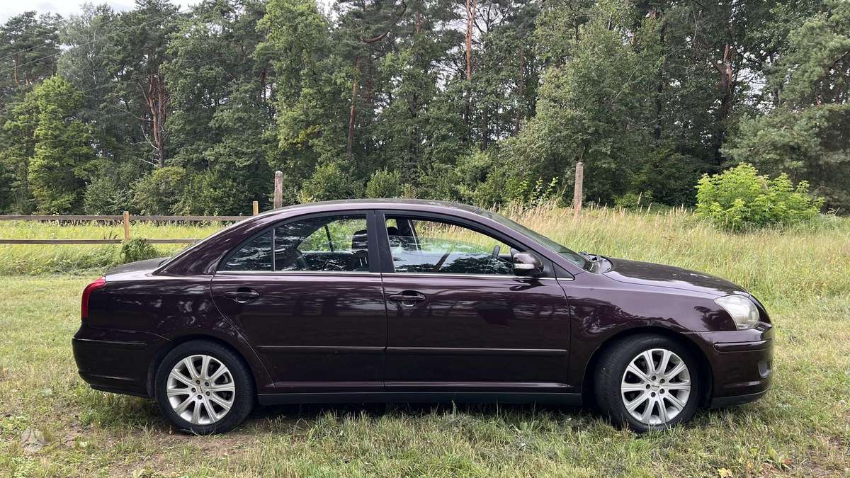 Toyota Avensis - 4