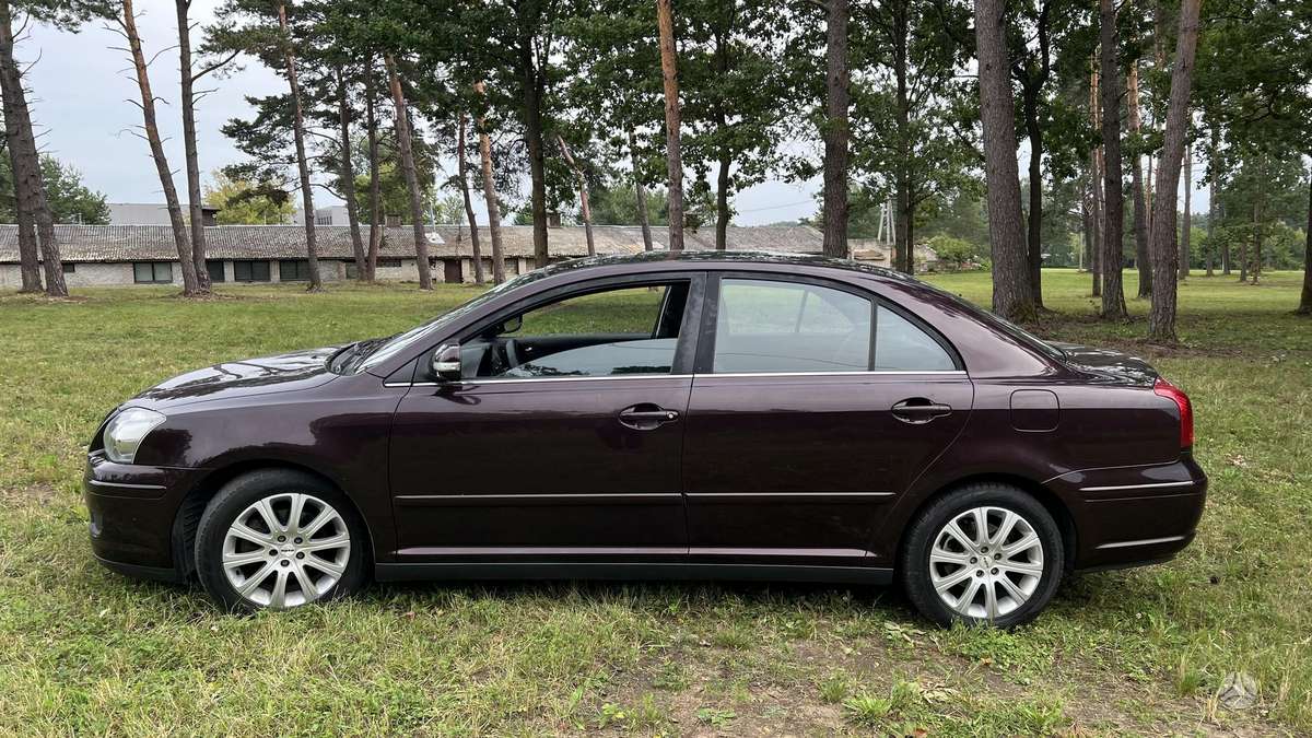 Toyota Avensis - 8