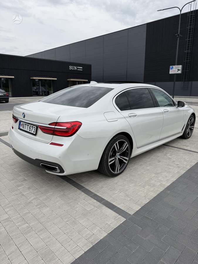 BMW 730, 3.0 l., Седан