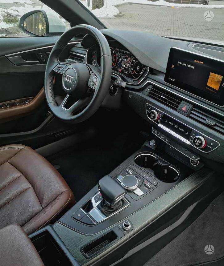 Audi A4, 2.0 l., Седан