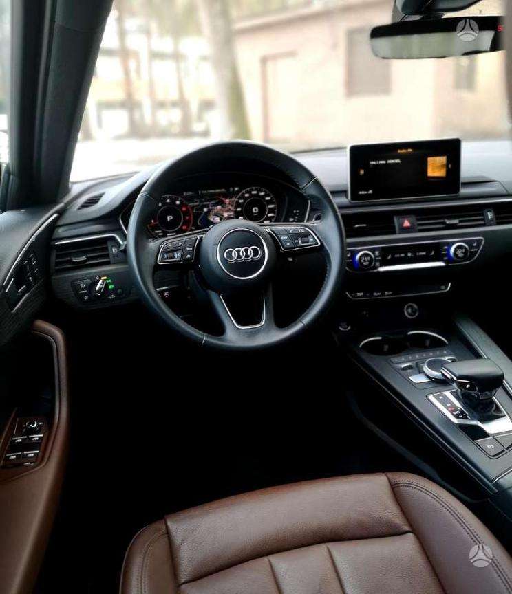 Audi A4, 2.0 l., Седан