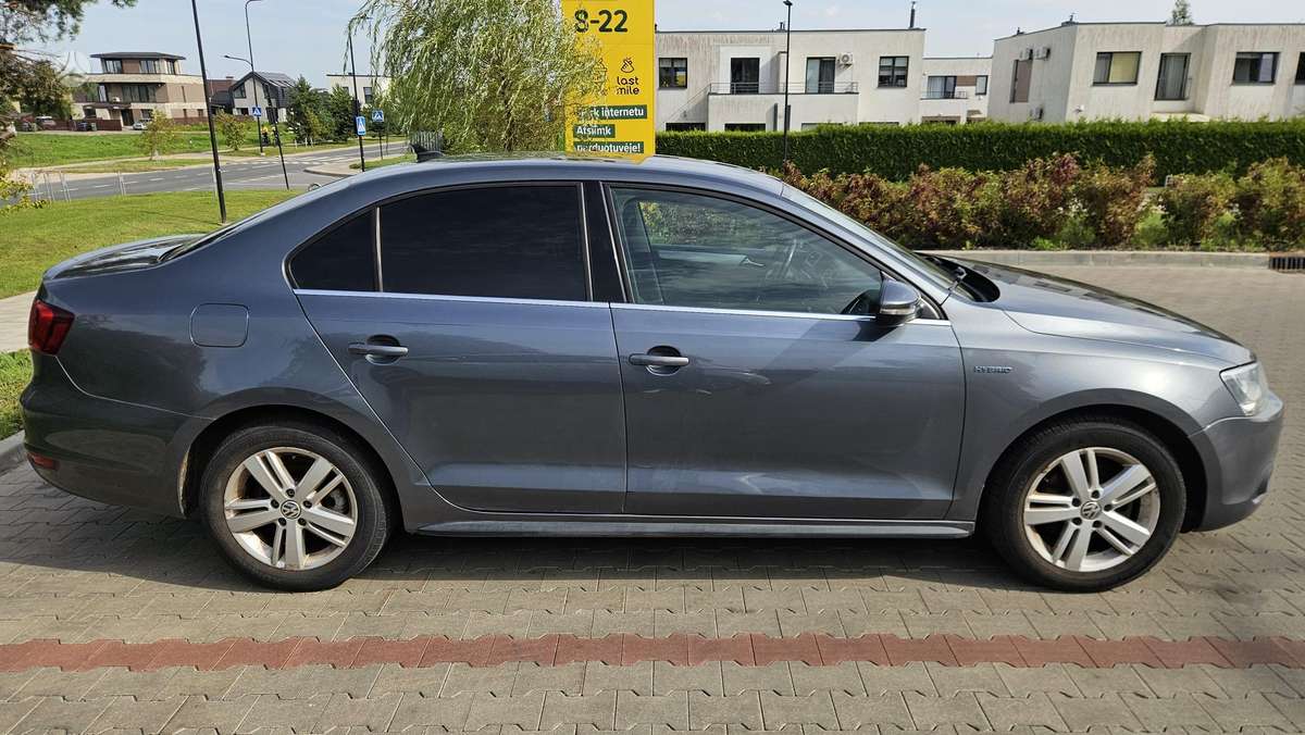 Volkswagen Jetta - 3
