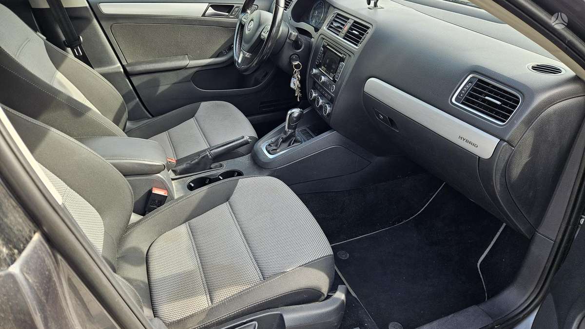 Volkswagen Jetta - 9