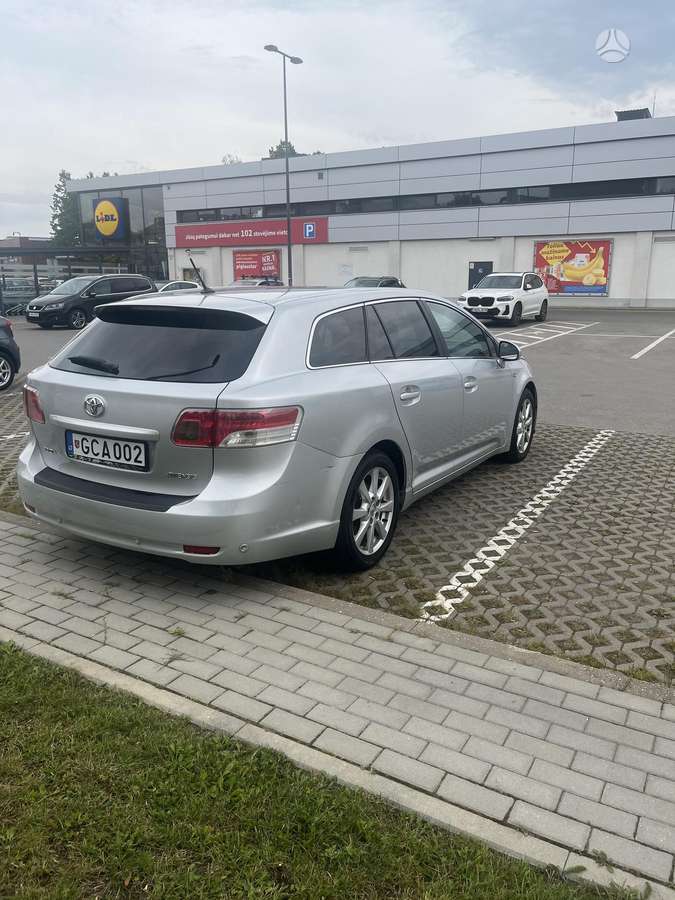 Toyota Avensis - 4