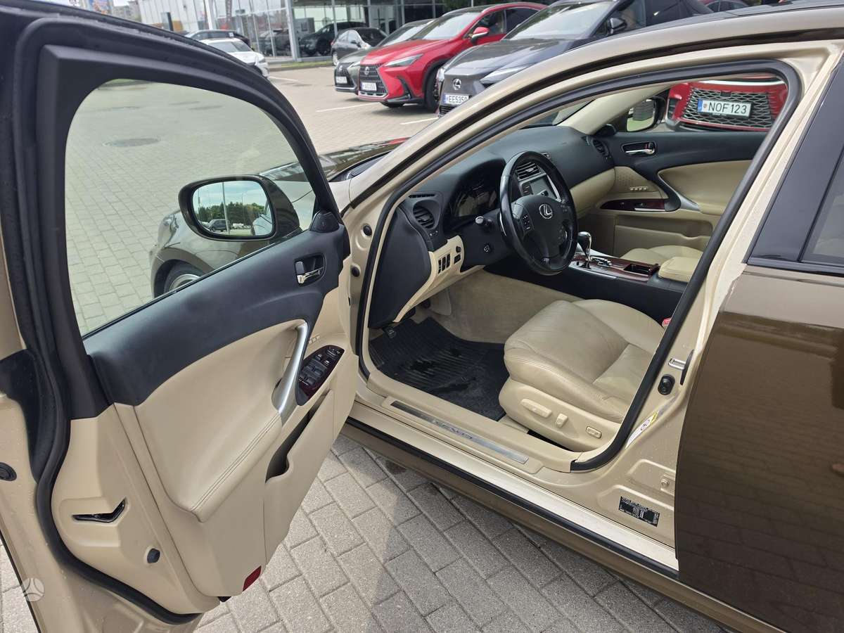 Lexus IS 250, 2.5 l., Седан