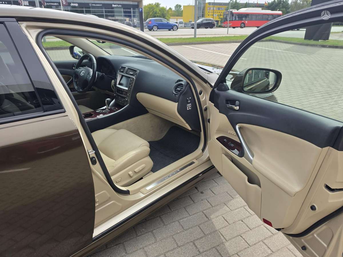 Lexus IS 250, 2.5 l., Седан