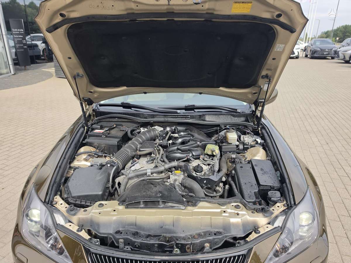 Lexus IS 250, 2.5 l., Седан