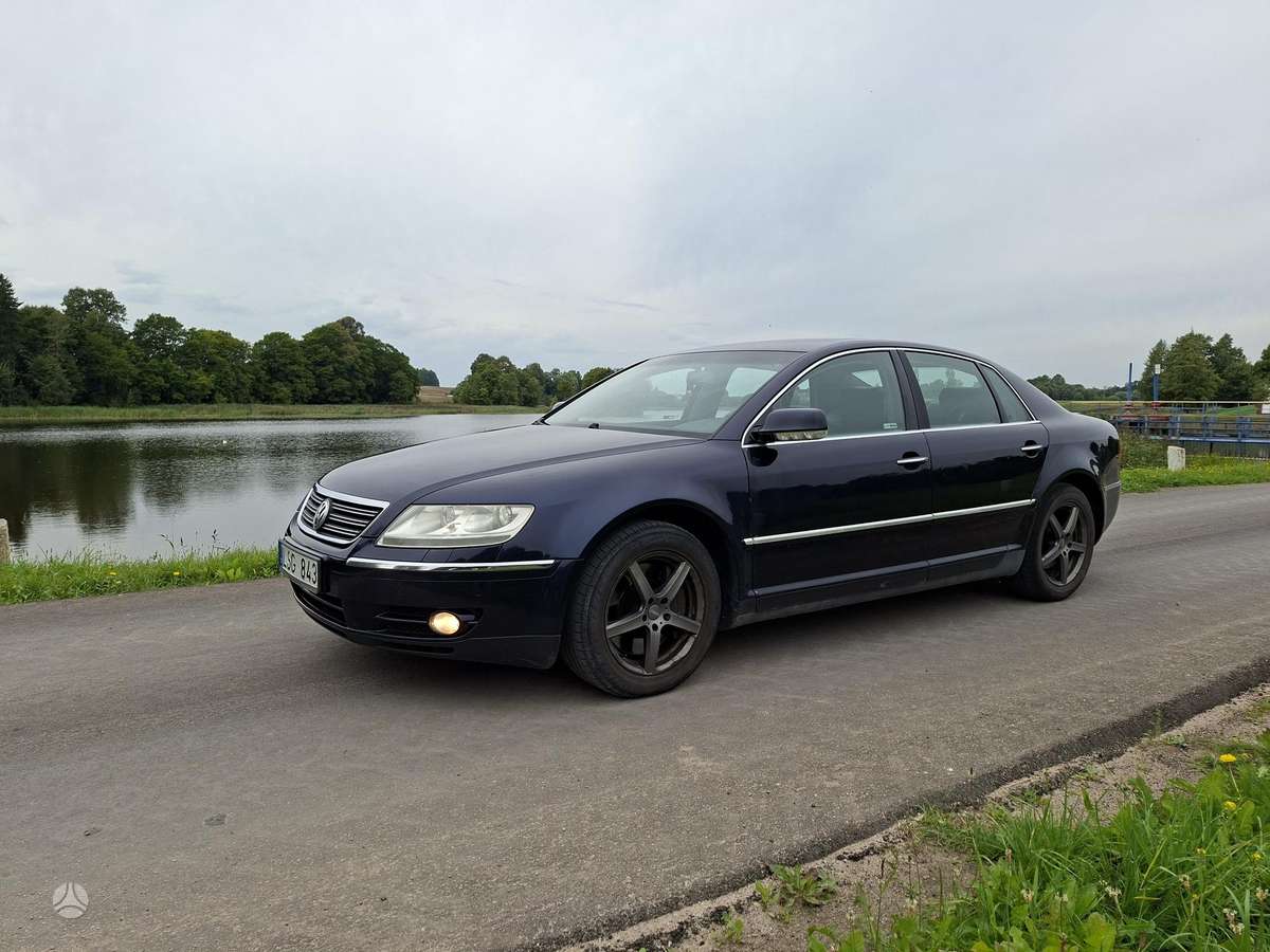 Volkswagen Phaeton - 1