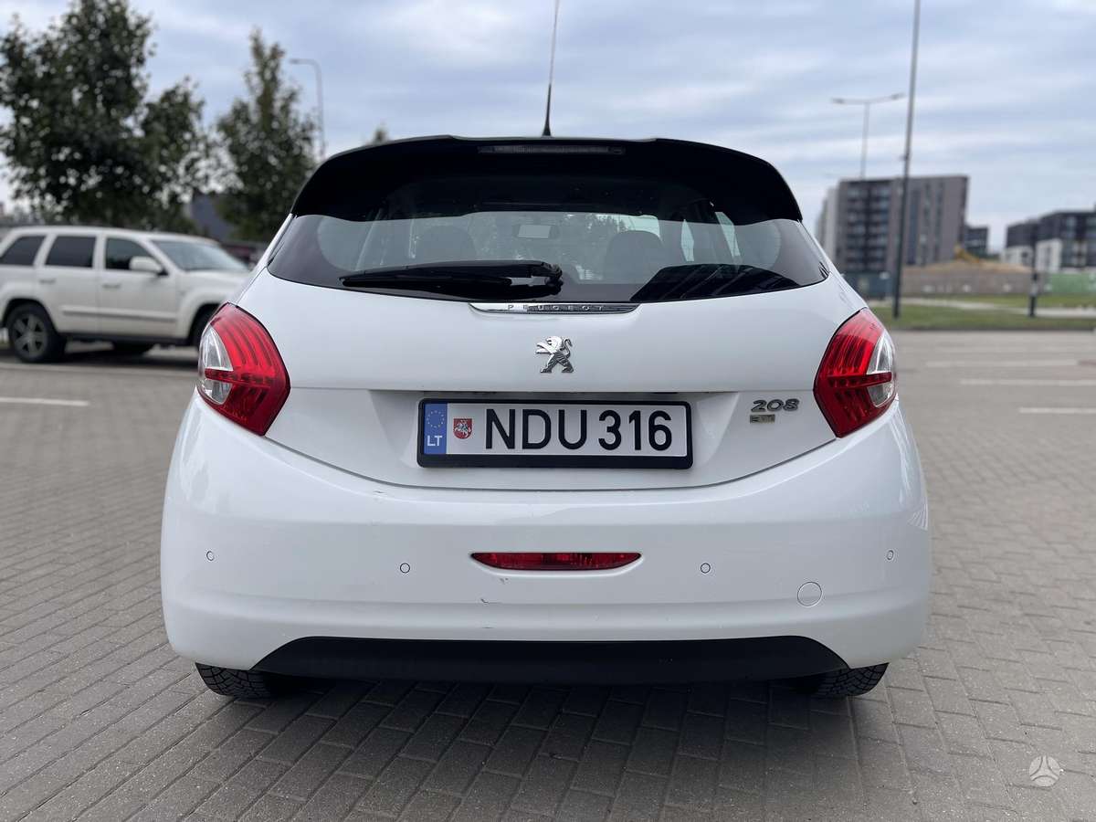 Peugeot 208 - 6