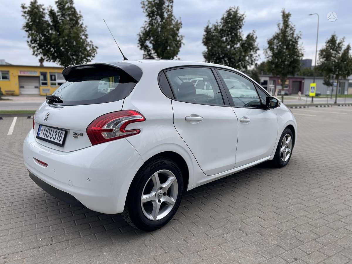 Peugeot 208 - 7