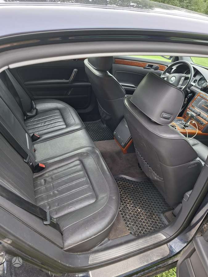 Volkswagen Phaeton - 8
