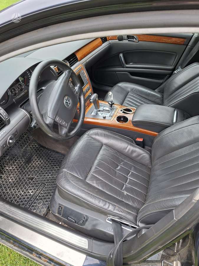 Volkswagen Phaeton - 7