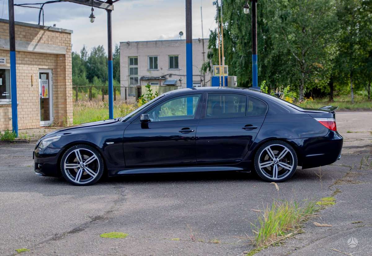 BMW 525, 2.5 l., Седан