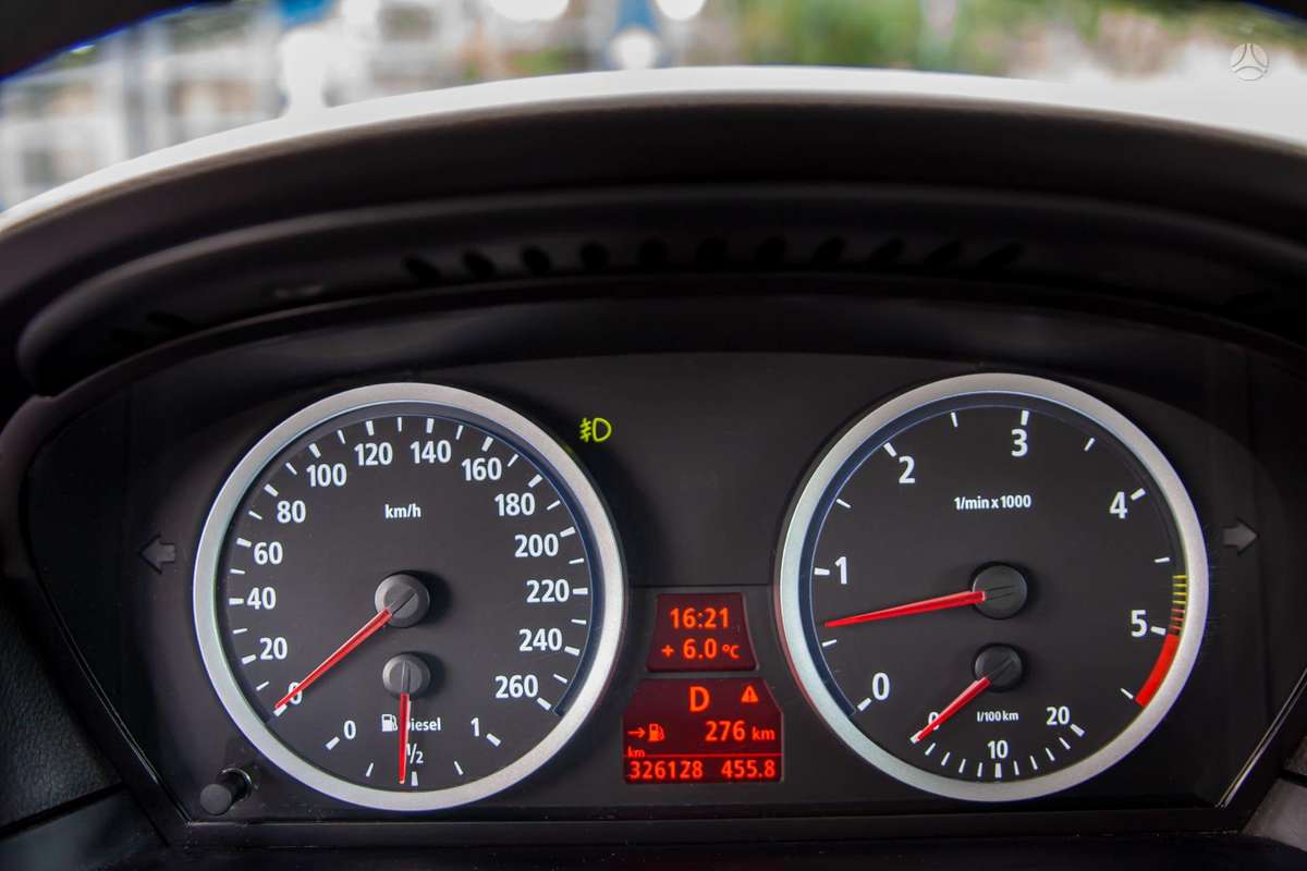 BMW 525, 2.5 l., Седан