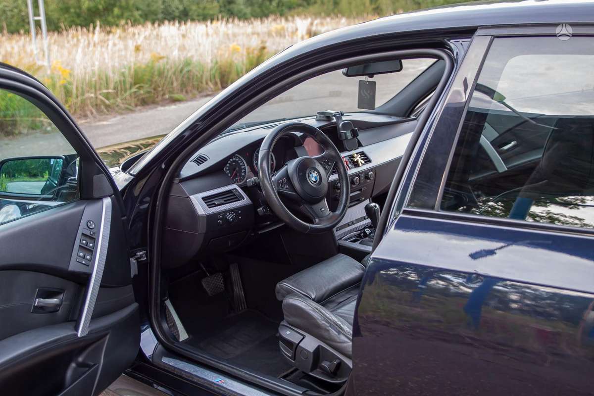 BMW 525, 2.5 l., Седан