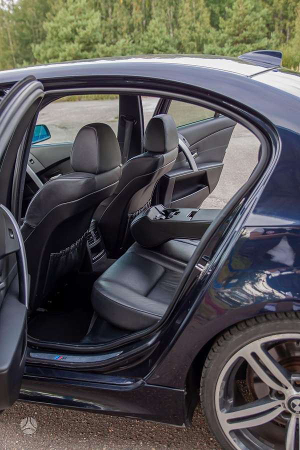 BMW 525, 2.5 l., Седан