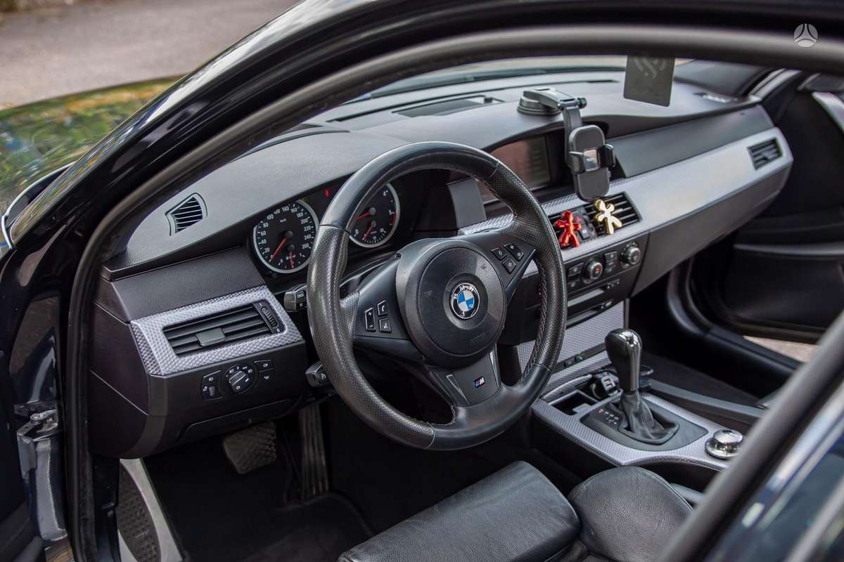 BMW 525, 2.5 l., Седан