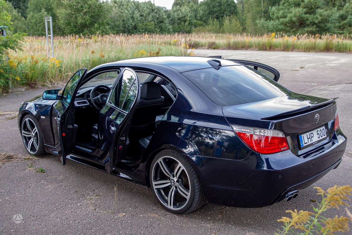 BMW 525, 2.5 l., Седан