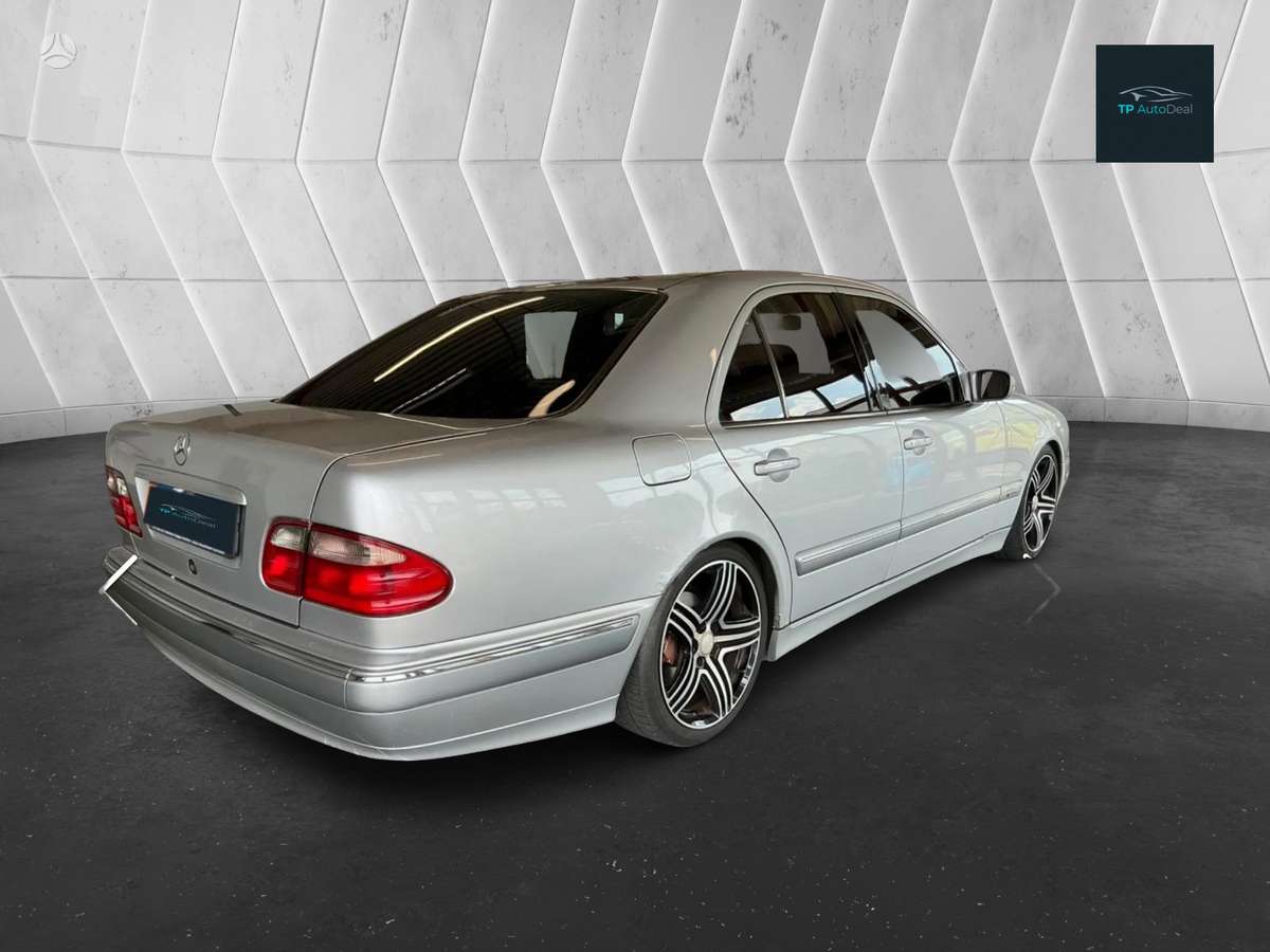 Mercedes-Benz E240, 2.4 l., Седан