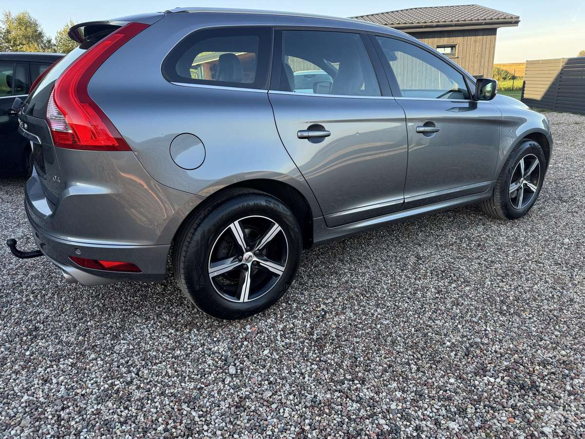 Volvo XC60, 2.0 l., off-road / crossover