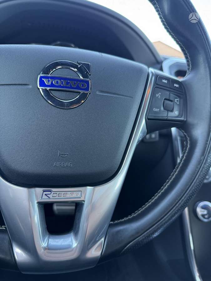 Volvo XC60, 2.0 l., off-road / crossover