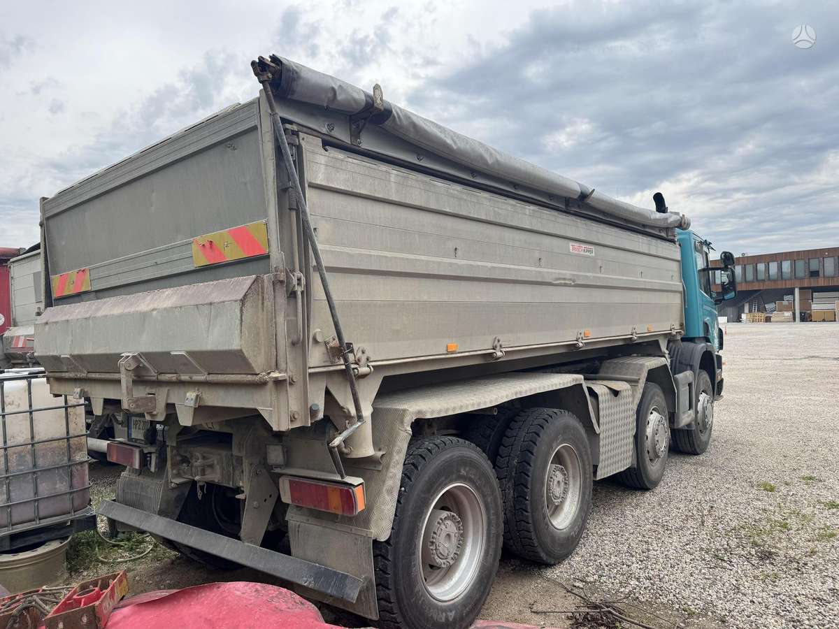 Scania P 124, savivarčiai