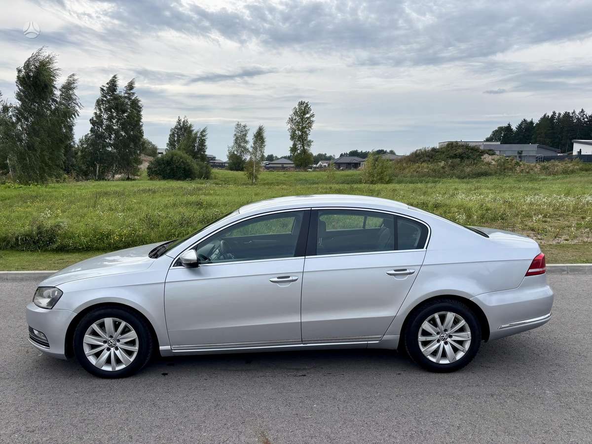Volkswagen Passat - 2